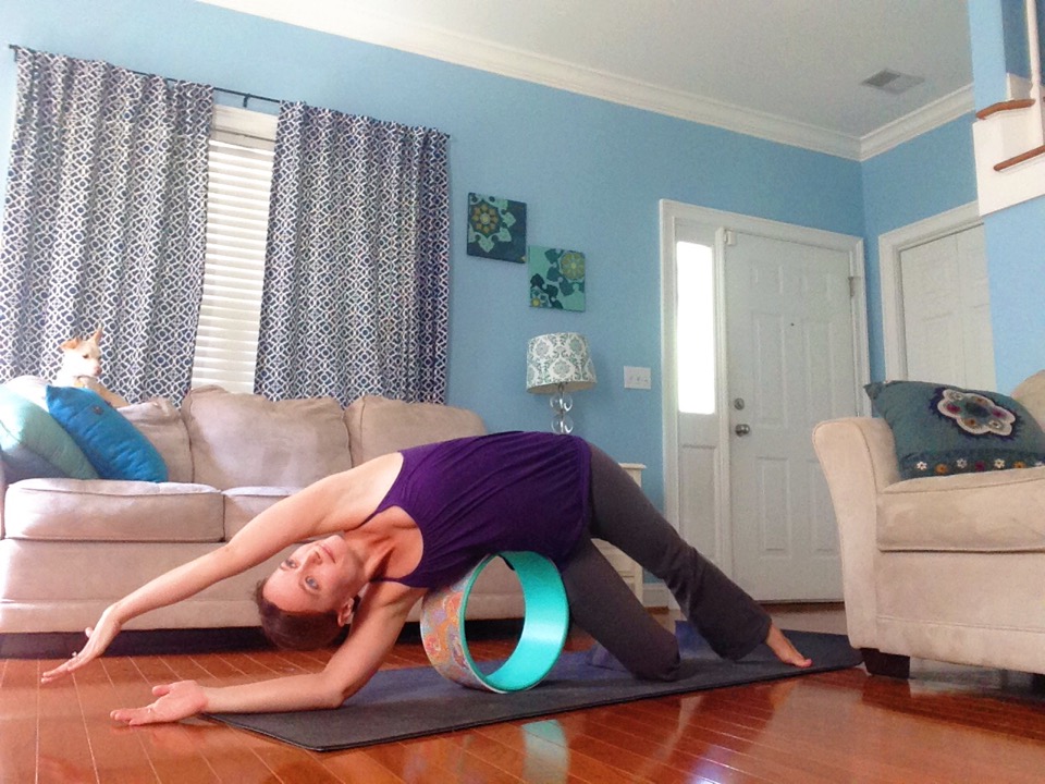 5 Gentle Yoga Poses You Can Practice With a Yoga Wheel | Rocking Side Bend| YogiWheel Product Review | SpoiledYogi.com
